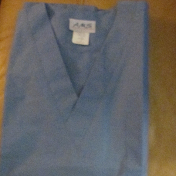 5 Blue AMS Scrub Tops Sz SMALL V-neck Chest Pocket - Picture 3 of 4